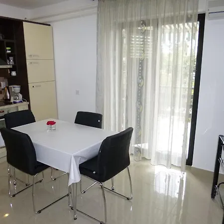 Miljenko 649 Apartment Fažana