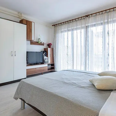 Apartment Miljenko 649 Fažana